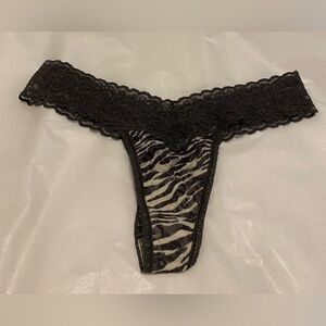 Victoria’s Secret Grey Animal Print Lace Thong One Size New Without Tag